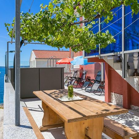 Family Friendly Apartments With A Swimming Pool Businci, Ciovo - 11232 Trogir Kültér fotó