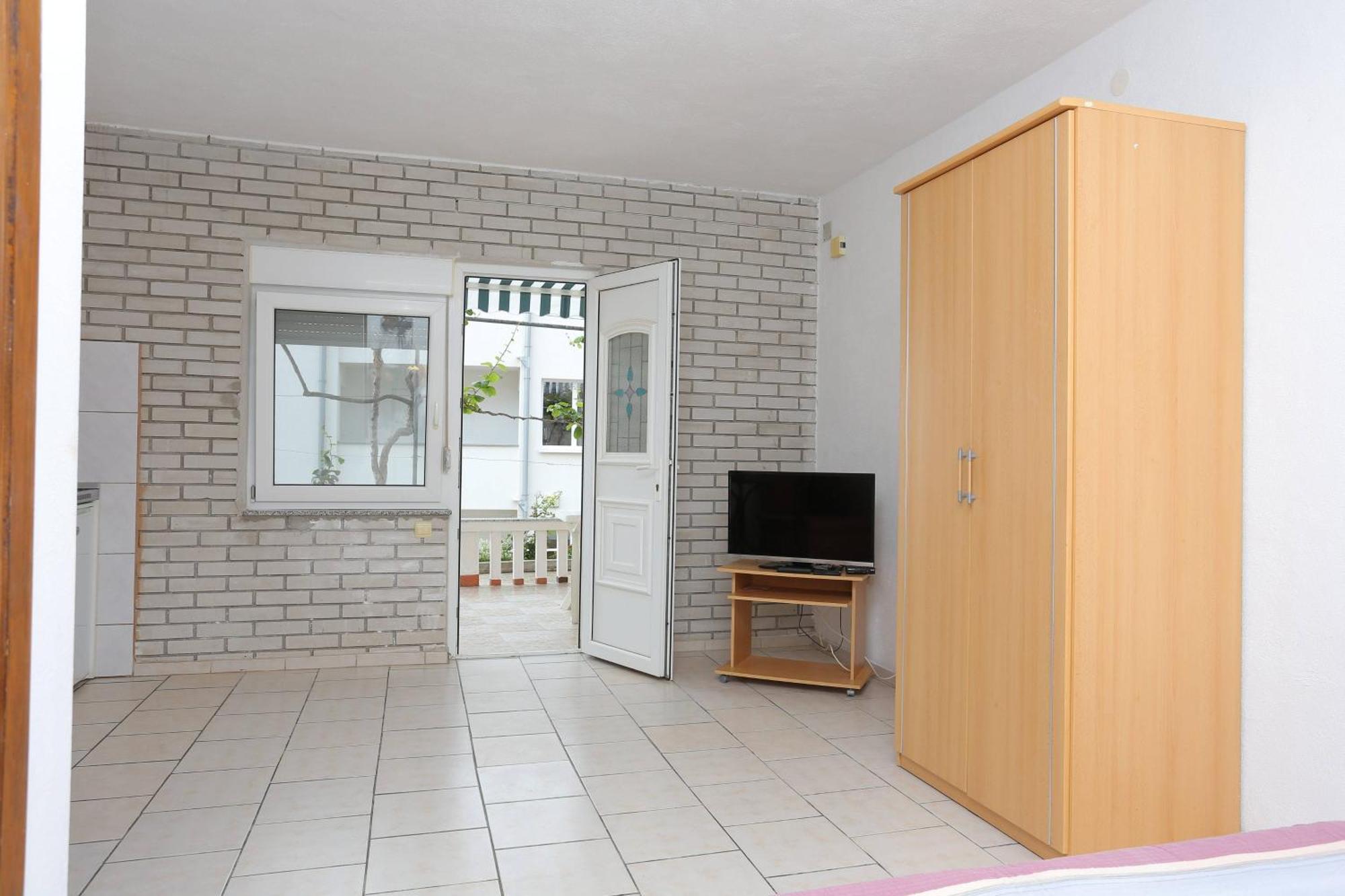 Family Friendly Apartments With A Swimming Pool Businci, Ciovo - 11232 Trogir Szoba fotó