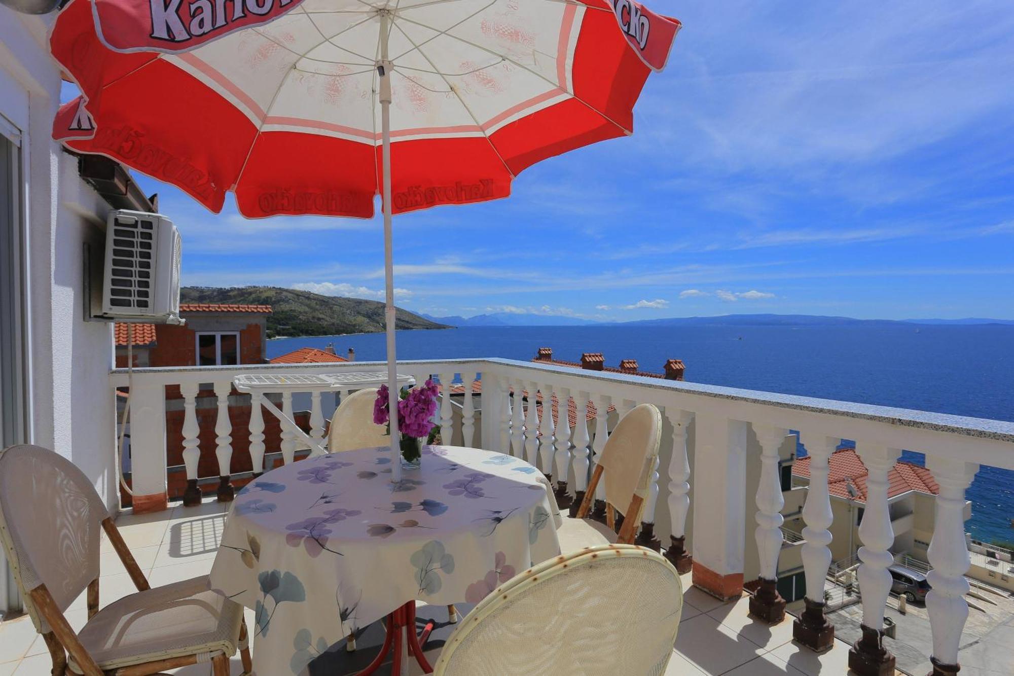 Family Friendly Apartments With A Swimming Pool Businci, Ciovo - 11232 Trogir Kültér fotó