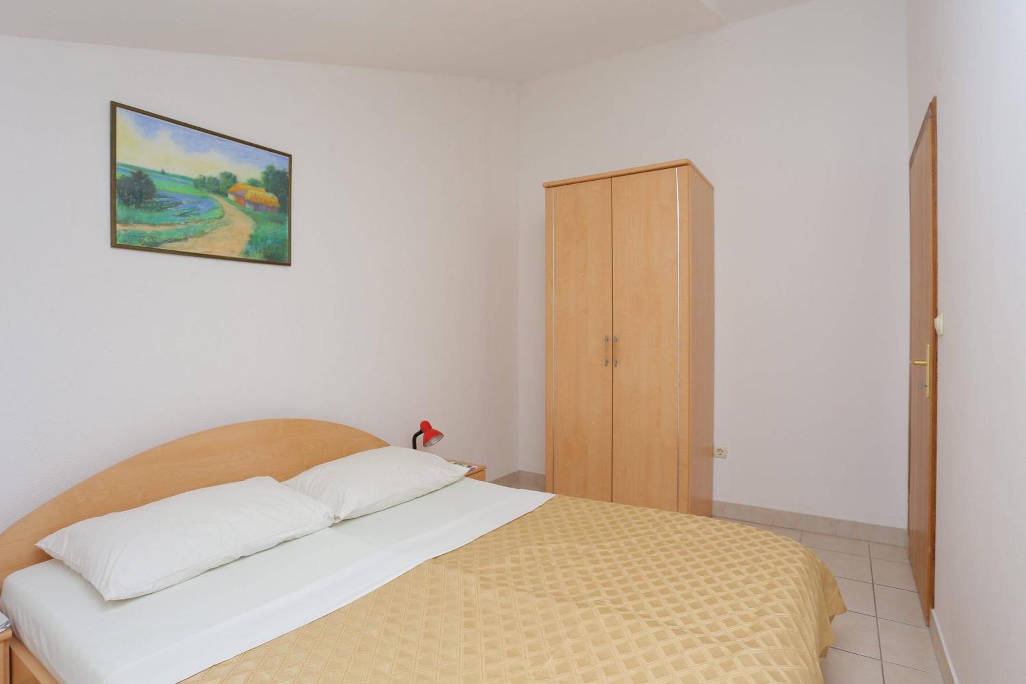 Family Friendly Apartments With A Swimming Pool Businci, Ciovo - 11232 Trogir Szoba fotó