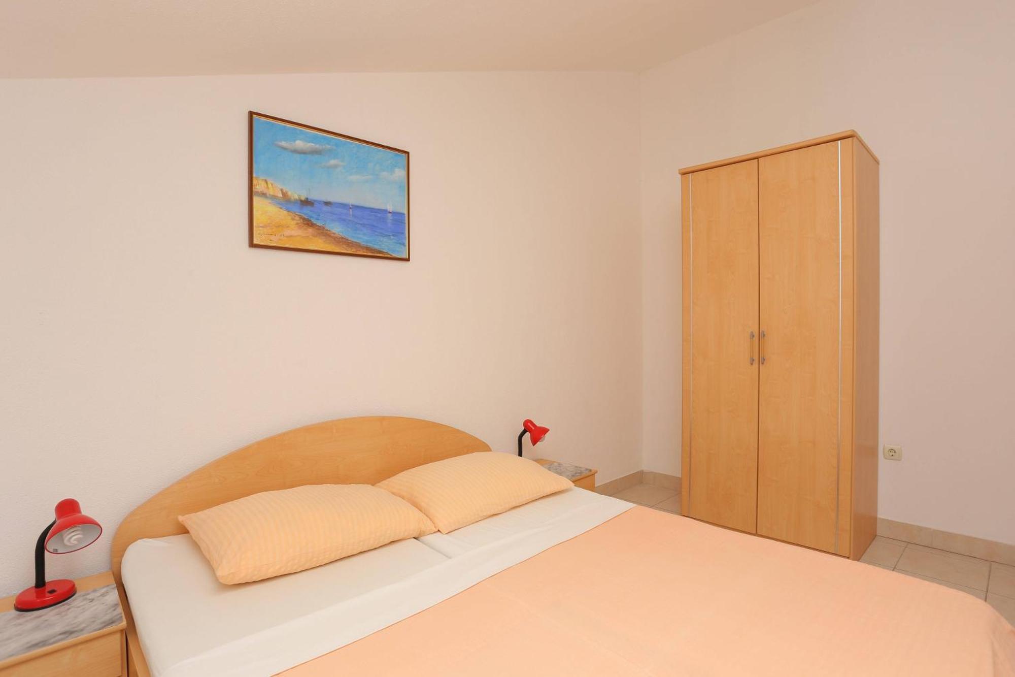 Family Friendly Apartments With A Swimming Pool Businci, Ciovo - 11232 Trogir Szoba fotó