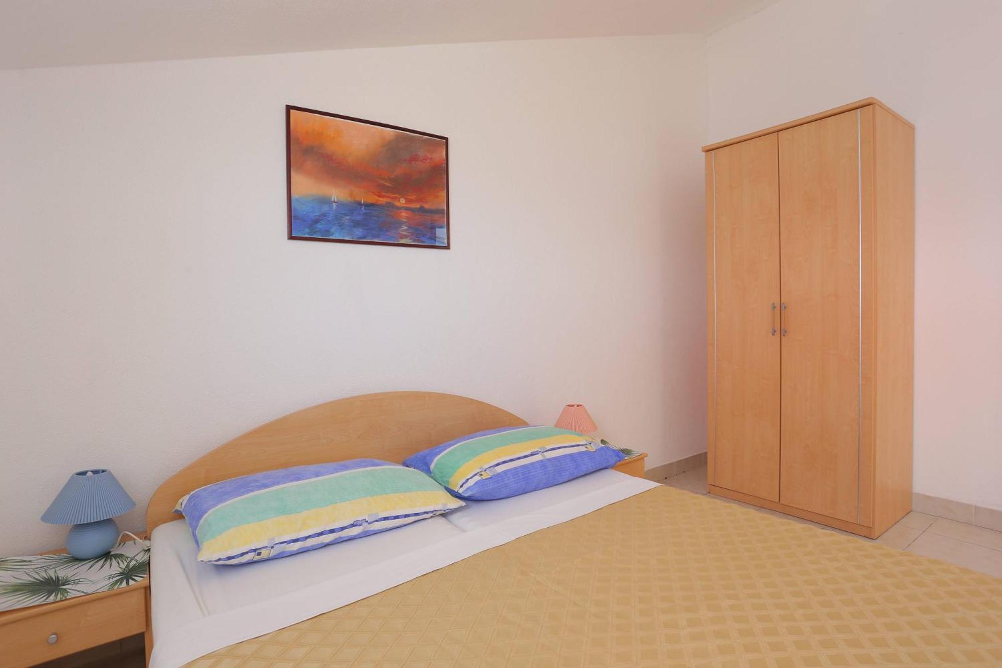 Family Friendly Apartments With A Swimming Pool Businci, Ciovo - 11232 Trogir Szoba fotó