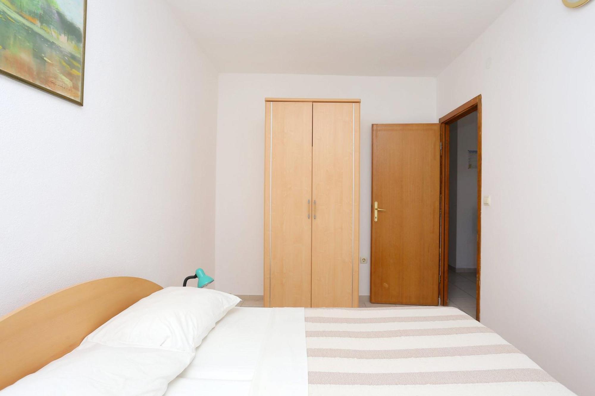 Family Friendly Apartments With A Swimming Pool Businci, Ciovo - 11232 Trogir Szoba fotó