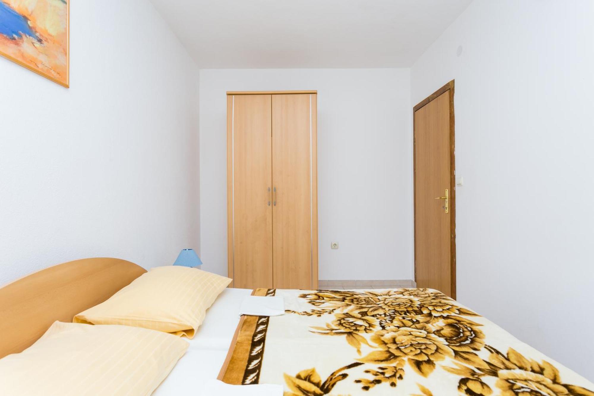 Family Friendly Apartments With A Swimming Pool Businci, Ciovo - 11232 Trogir Szoba fotó