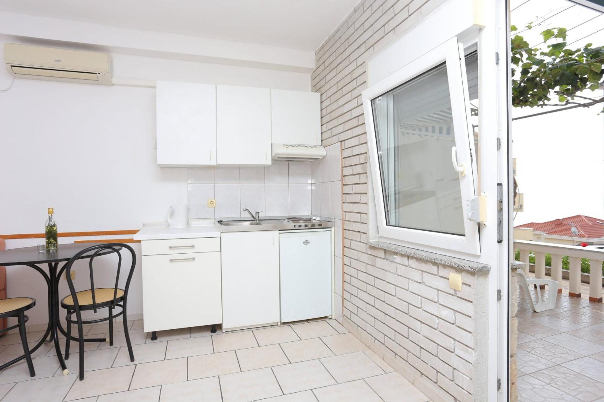Family Friendly Apartments With A Swimming Pool Businci, Ciovo - 11232 Trogir Kültér fotó