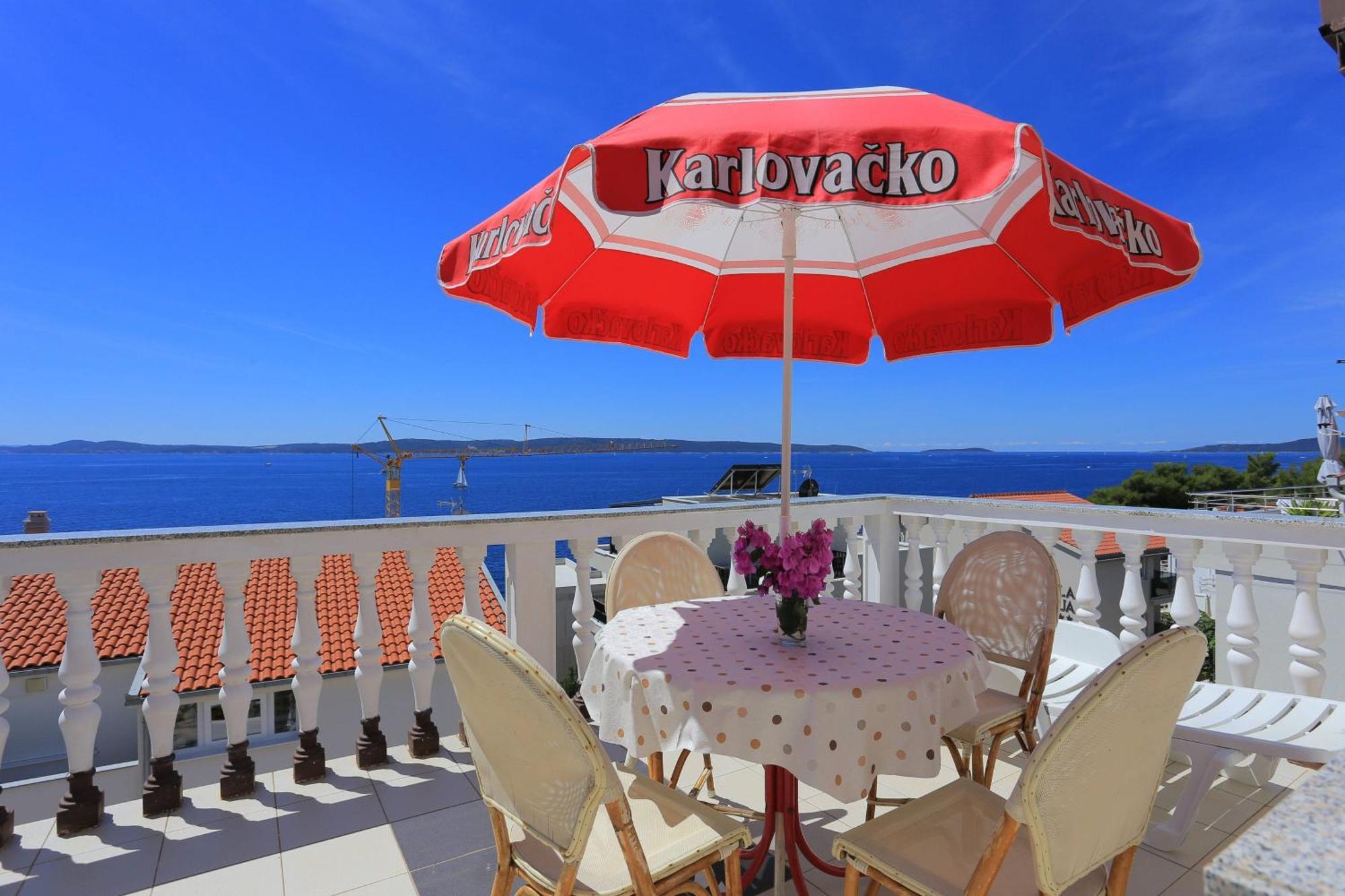 Family Friendly Apartments With A Swimming Pool Businci, Ciovo - 11232 Trogir Kültér fotó