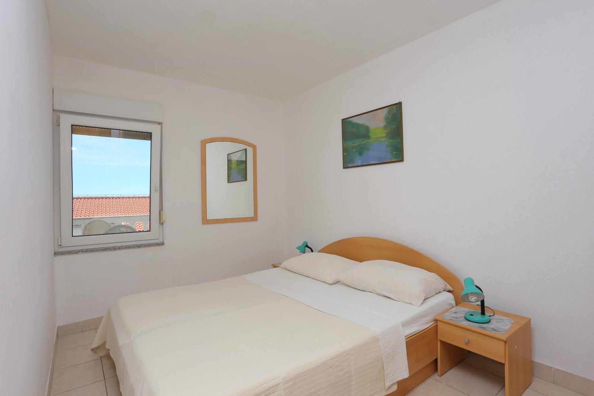 Family Friendly Apartments With A Swimming Pool Businci, Ciovo - 11232 Trogir Kültér fotó
