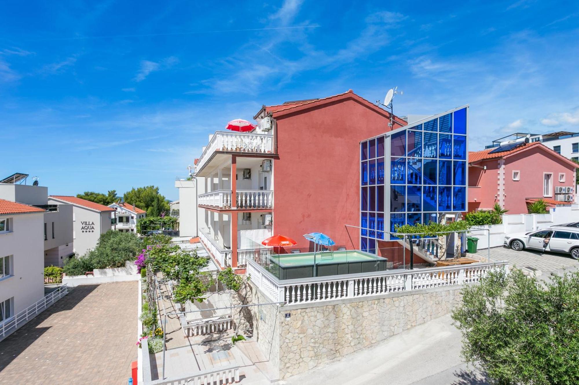 Family Friendly Apartments With A Swimming Pool Businci, Ciovo - 11232 Trogir Kültér fotó