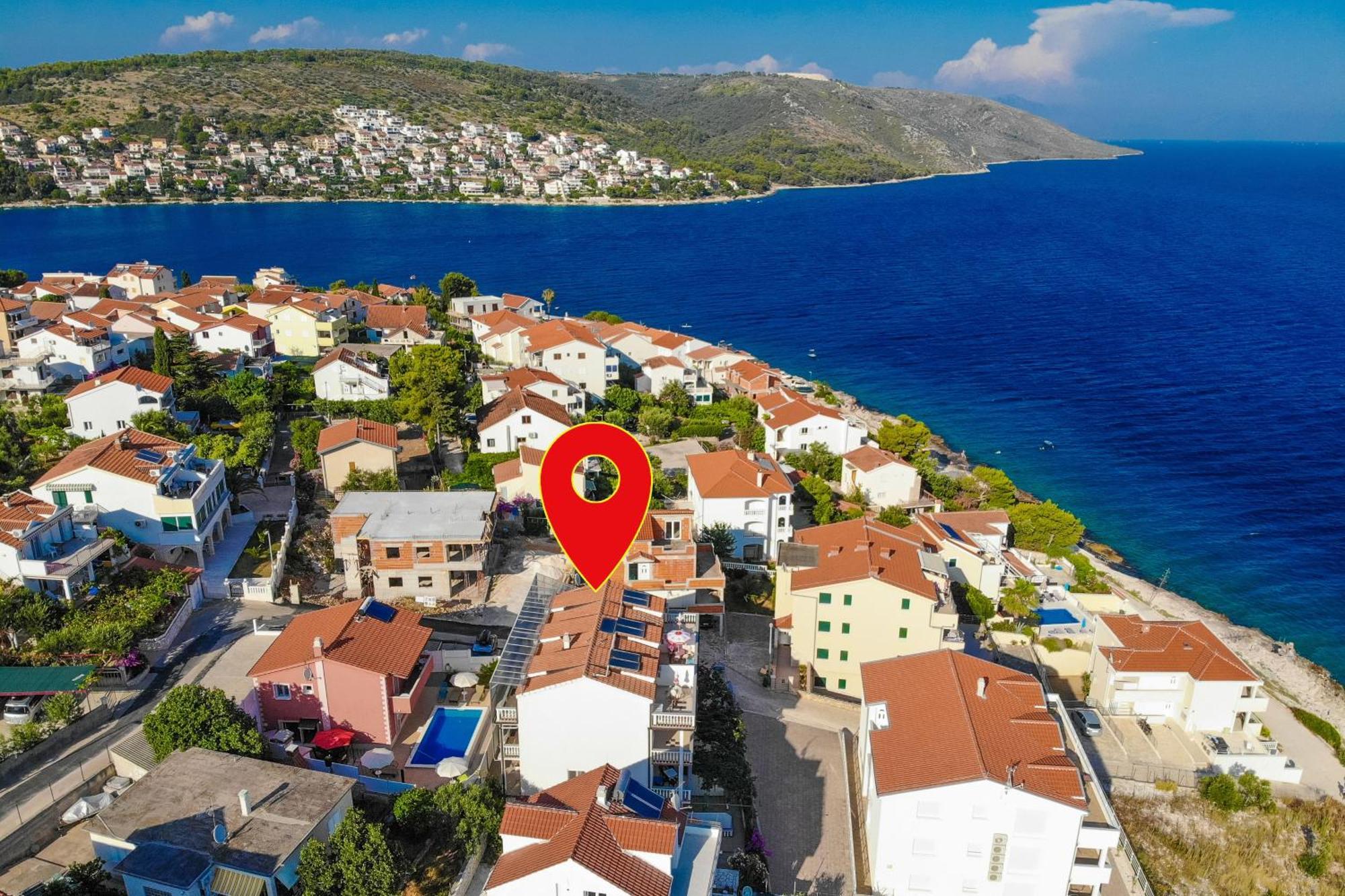 Family Friendly Apartments With A Swimming Pool Businci, Ciovo - 11232 Trogir Kültér fotó